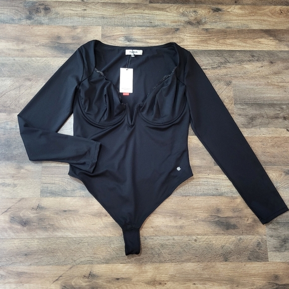 Elegant Black Long Sleeve Bodysuit - Picture 6 of 11